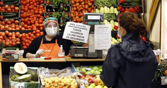 Los andaluces compran ahora productos que antes consumía fuera del hogar