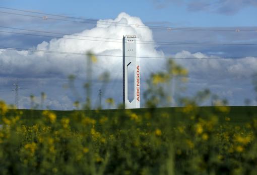 Planta solar construida por Abengoa