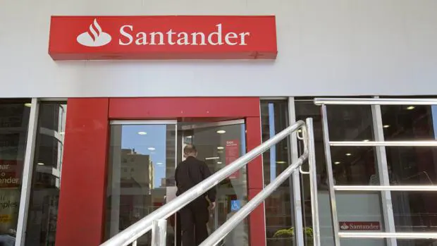 Banco Santander propone despedir a 4.000 trabajadores y recolocar a otros 1.000