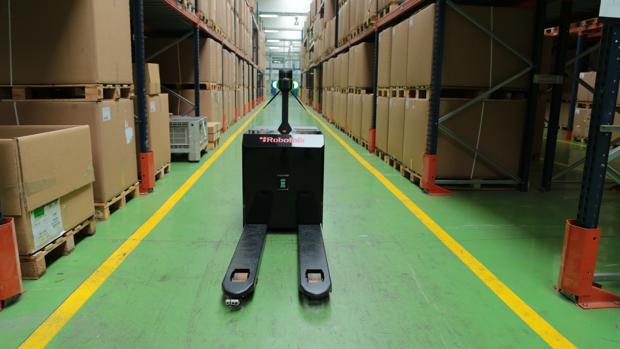 La multinacional EMKA impulsa un proyecto piloto de  robotización de su logística en España