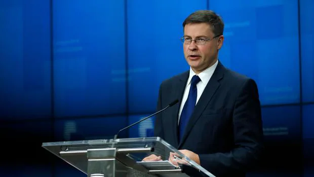 Bruselas apuesta por una «resolución rápida» de los vetos y admite que los fondos no estarán el 1 de enero