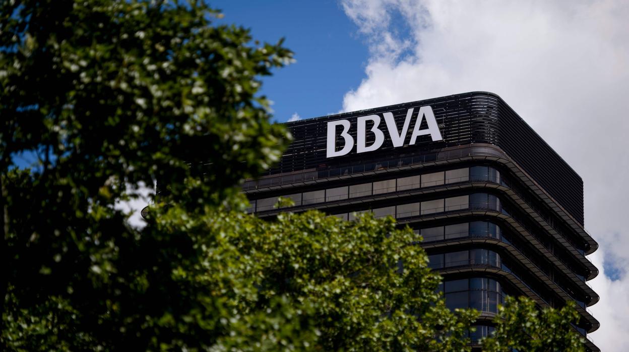 BBVA y Sabadell anunciaron ayer que están negociando su fusión