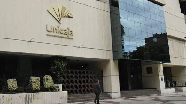 Unicaja Banco y Liberbank anuncian al fin su fusión para crear el quinto grupo bancario de España
