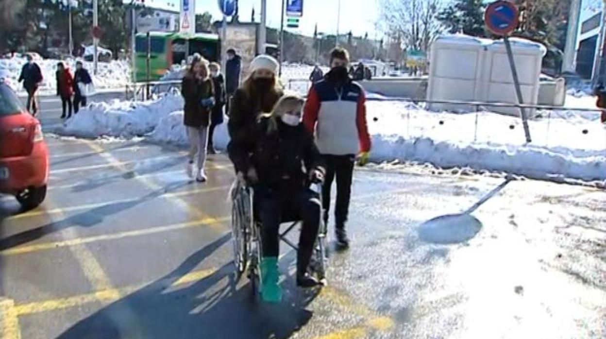 Los hospitales están atendiendo estos días a cientos de personas por caídas en la nieve