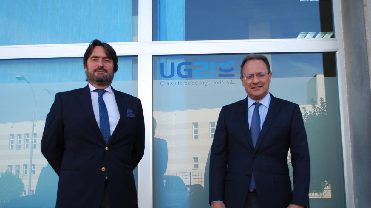 Manuel González Molés, CEO de la ingeniería sevillana UG21, y Ozgur Unay, presidente de la firma