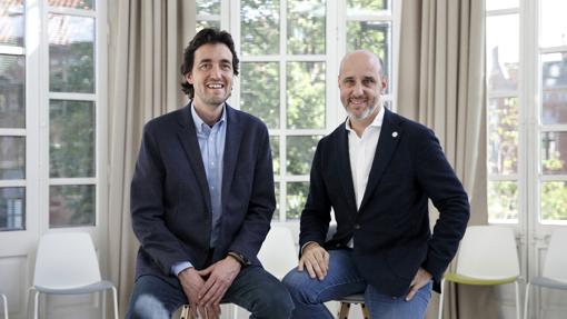Oscar García-Esquirol y Cristian Pascual, confundadores de la startup Mediktor, con sede en el Barcelona Health Hub (BHH)