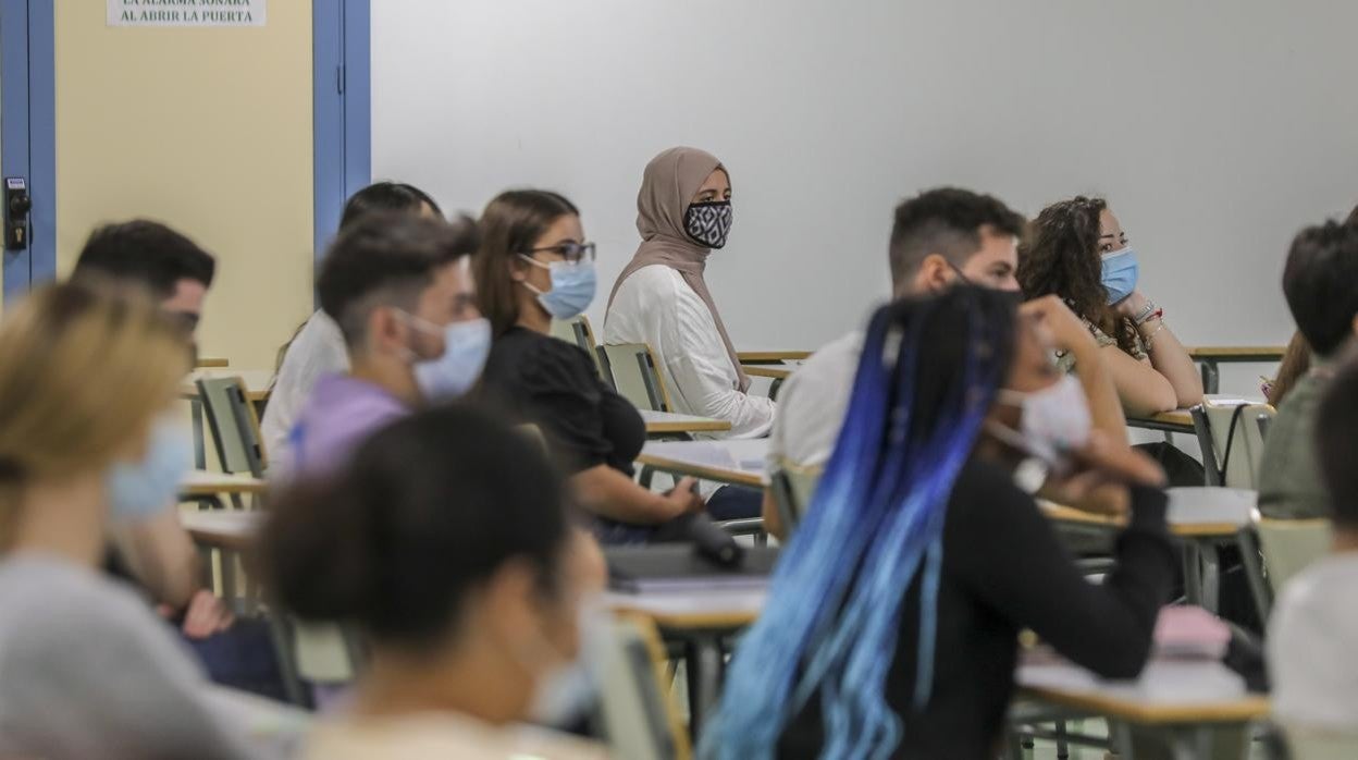 Una clase de la Escuela de Ingeniería de Sevilla