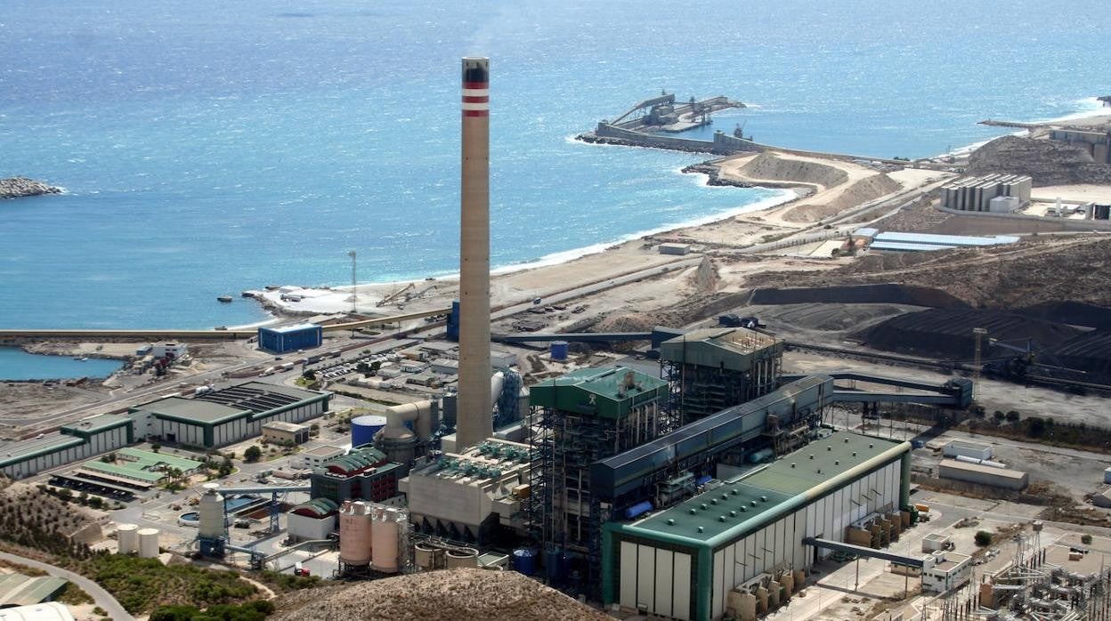 Central térmica de Endesa en la localidad almeriense de Carboneras