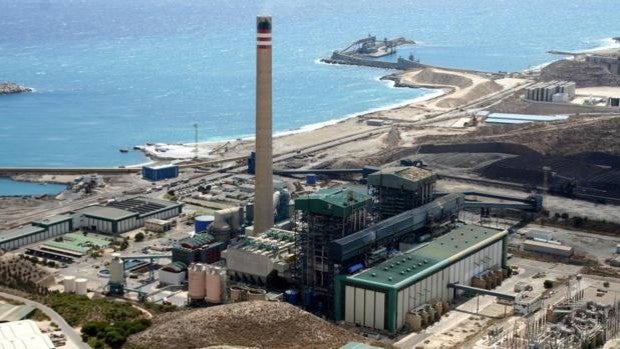 Gobierno y Junta buscarán alternativas para los municipios afectados por el cierre de las térmicas