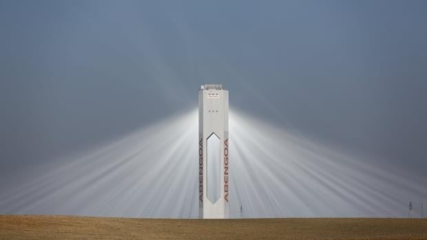 Abengoa no renunciará a 1.188 millones que reclama a España por las renovables aunque sea rescatada