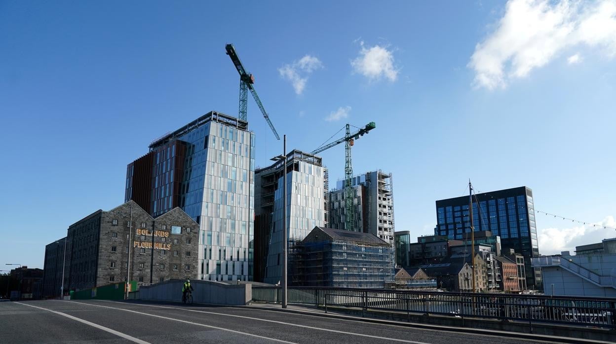 Google, Facebook, Amazon... al calor de los incentivos fiscales, los gigantes tecnológicos de EE.UU. no tienen dudas: Irlanda es su hogar en Europa. En la imagen, sede de Google en Dublín