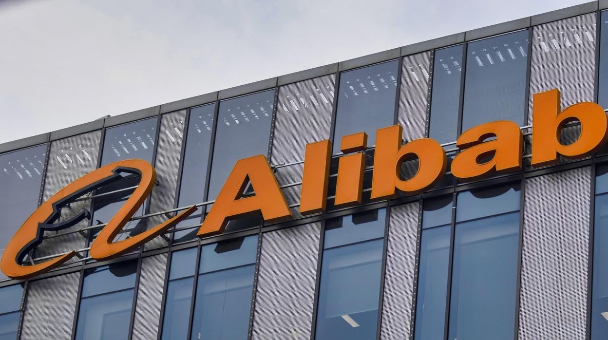 China multa a Alibaba con 2.300 millones de euros por prácticas monopolísticas