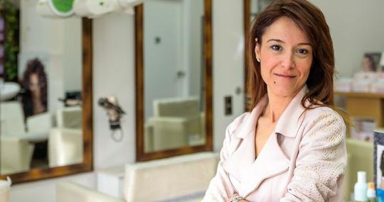 Marina Cruz, dueña de peluquería