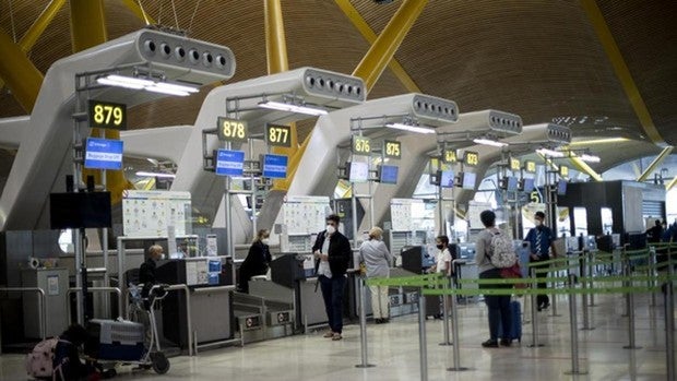 Las aerolíneas prevén operar en verano el 58% de los vuelos realizados en 2019
