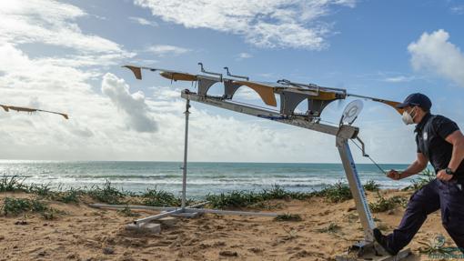 Vehículo aéreo no tripulado para la pesca de atún a banco libre