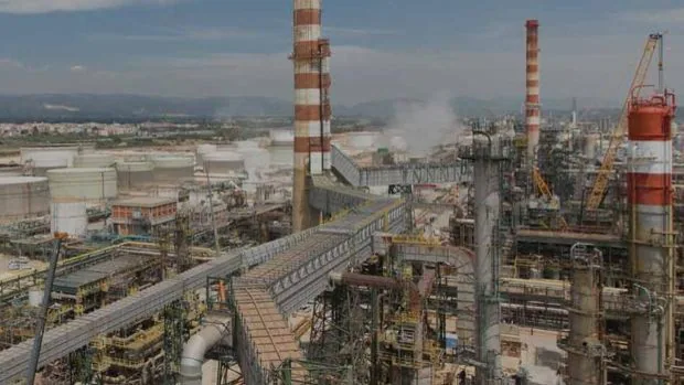 Repsol se une a Enerkem y Agbar para hacer una planta de valorización de residuos en Tarragona