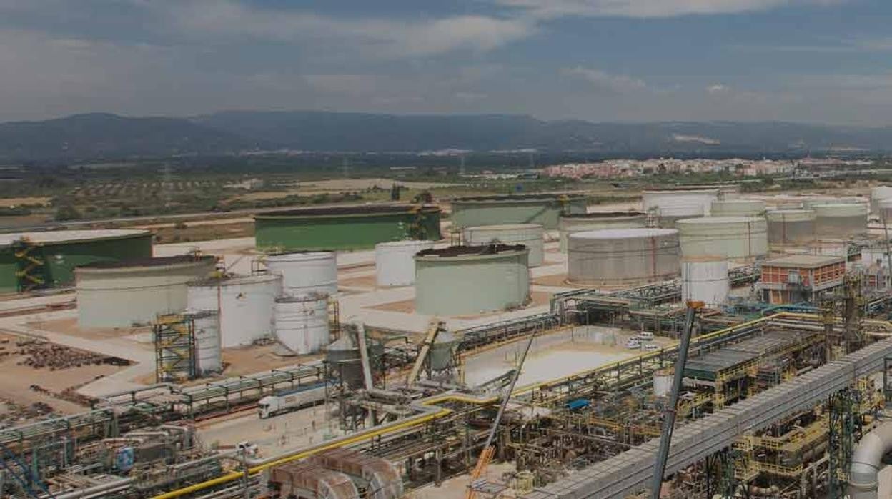 Complejo industrial de Repsol en Tarragona