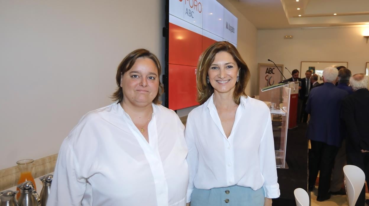 Sofía Acuña, junto a Alicia Martínez, en un acto en la Casa de ABC, en un imagen de archivo