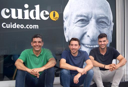 Los tres socios de Cuideo, de izquierda a derecha: Rober Valdés, Adrià Buzón y Alejandro Valdés