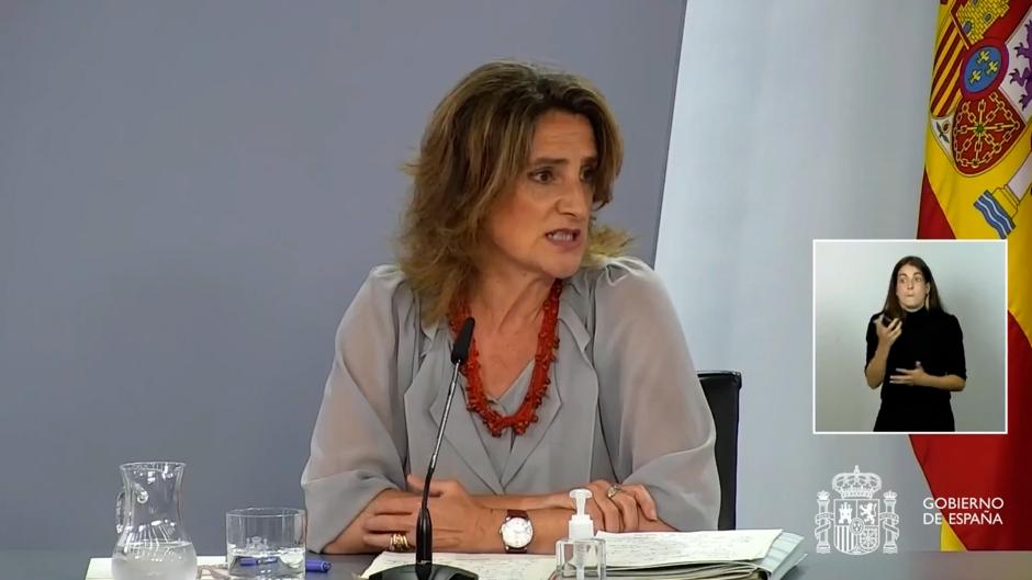 El Gobierno prevé abaratar el recibo de la luz para los consumidores en torno a un 15%