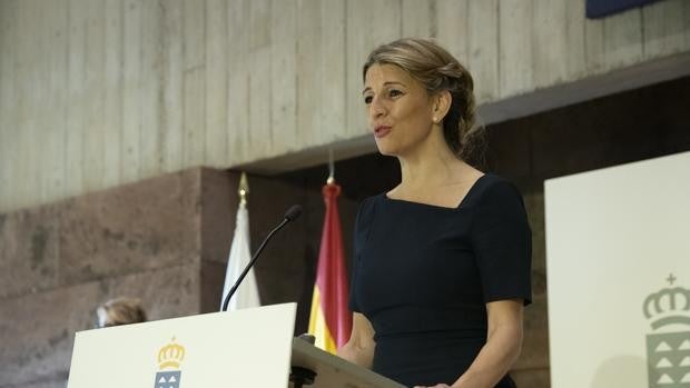 Yolanda Díaz asegura que en los próximos días se dará a conocer si se sube el salario mínimo