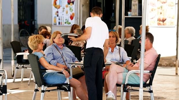 Este verano se firmarán 210.000 contratos más al calor de la recuperación