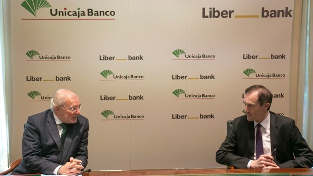 Unicaja y Liberbank culminarán su fusión el 30 de julio y cotizarán como una sola entidad el 2 de agosto