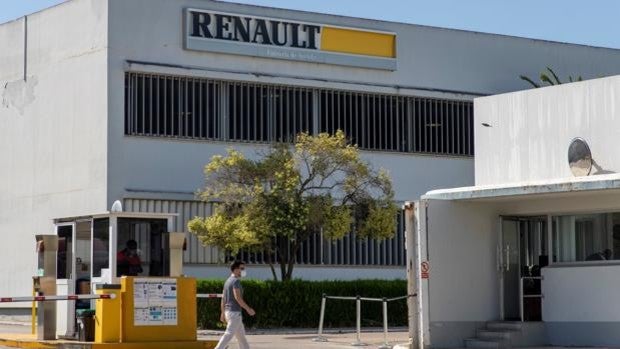 Renault despide a 18 trabajadores de la factoría de Sevilla tras ofrecerles el traslado a Valladolid