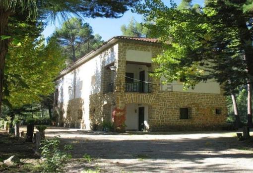 Cortijo rural de piedra