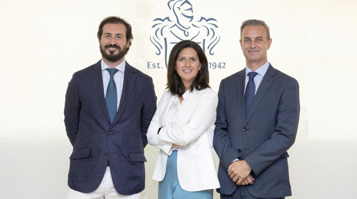 Nuevo equipo corporativo de Grupo Varma formado por José Manuel de la Mata Romero, Teresa Martín de la Mata y Jesús Posada de la Mata