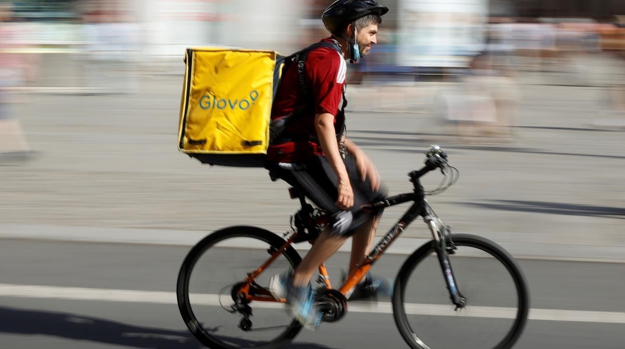 Un 'rider' de Glovo