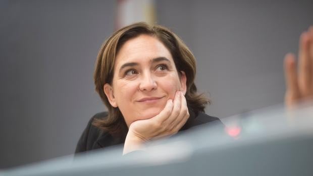 La eléctrica pública de Colau, casi sin clientes tres años después