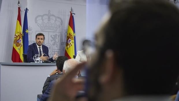 Garzón afirma que el deporte «tendrá un tono más limpio» con la desaparición de los anuncios de apuestas