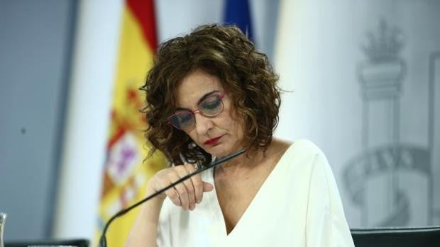 Montero arremete contra el «populismo fiscal que la señora Díaz Ayuso parece que lleva como bandera»