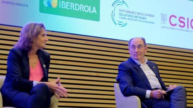 Órdago de Galán a Ribera: Iberdrola no subirá el precio de la luz a las industrias si retira el decretazo