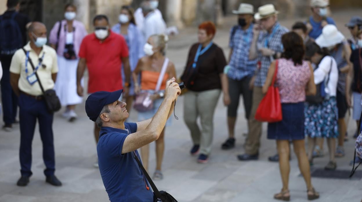 Turistas en el el casco histórico de Córdoba