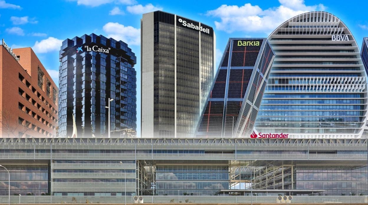 Los bancos ‘expulsan’ al cliente de las oficinas para evitarle el cobro de comisiones