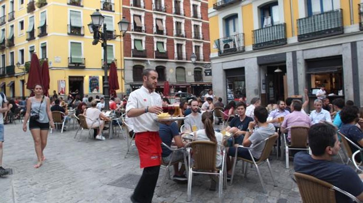 El Gobierno plantea subir las cuotas a las empresas que den de baja contratos temporales