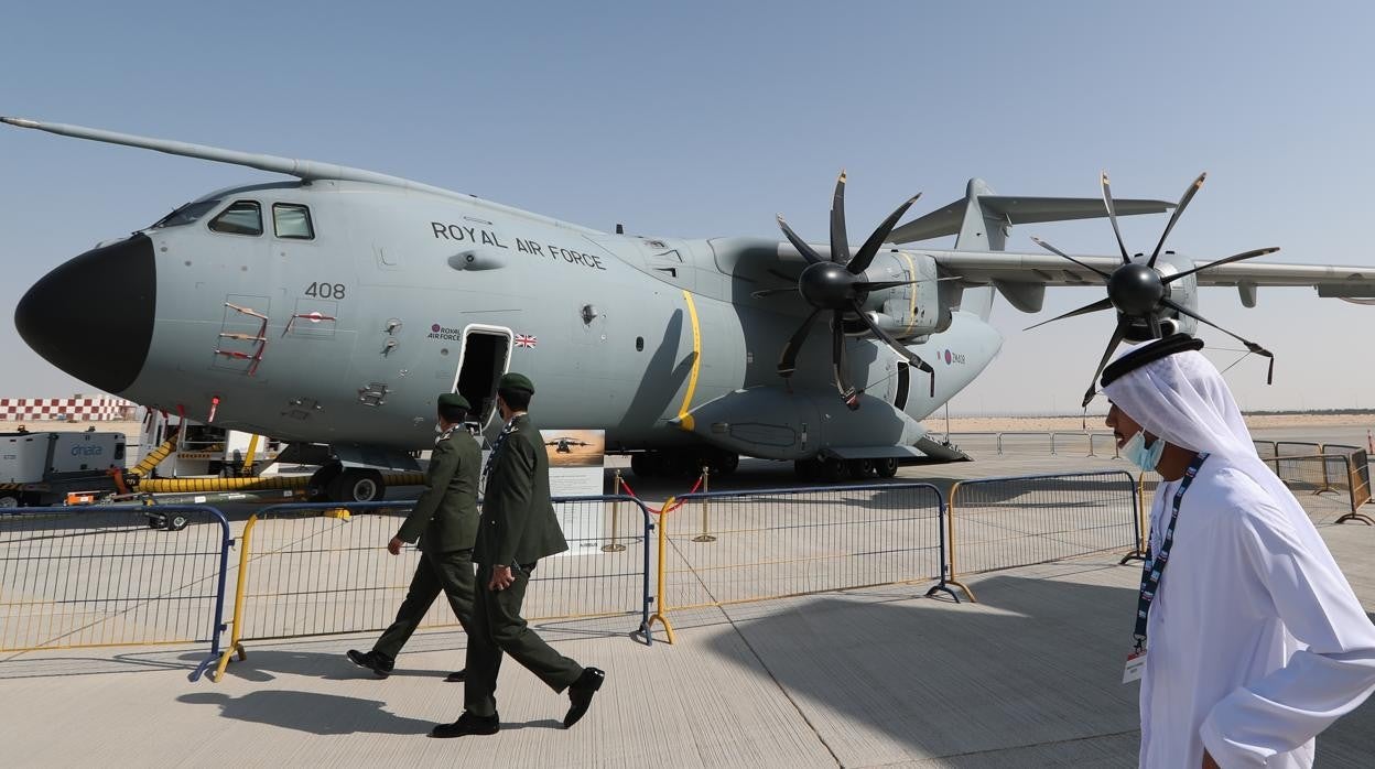 Un avión de transporte militar A400M, en una exhibición celebrada en Dubai (Emitaros Árabes Unidos)