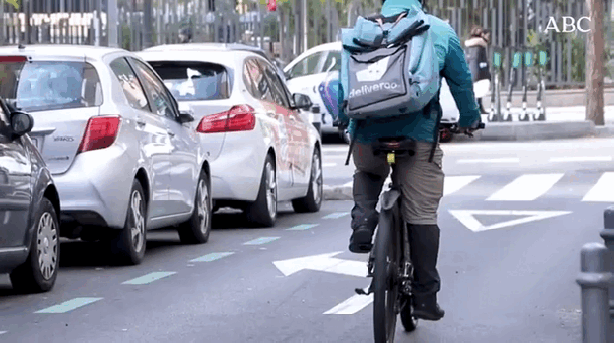 Gonzalo Medina, antes de empezar su jornada de reparto