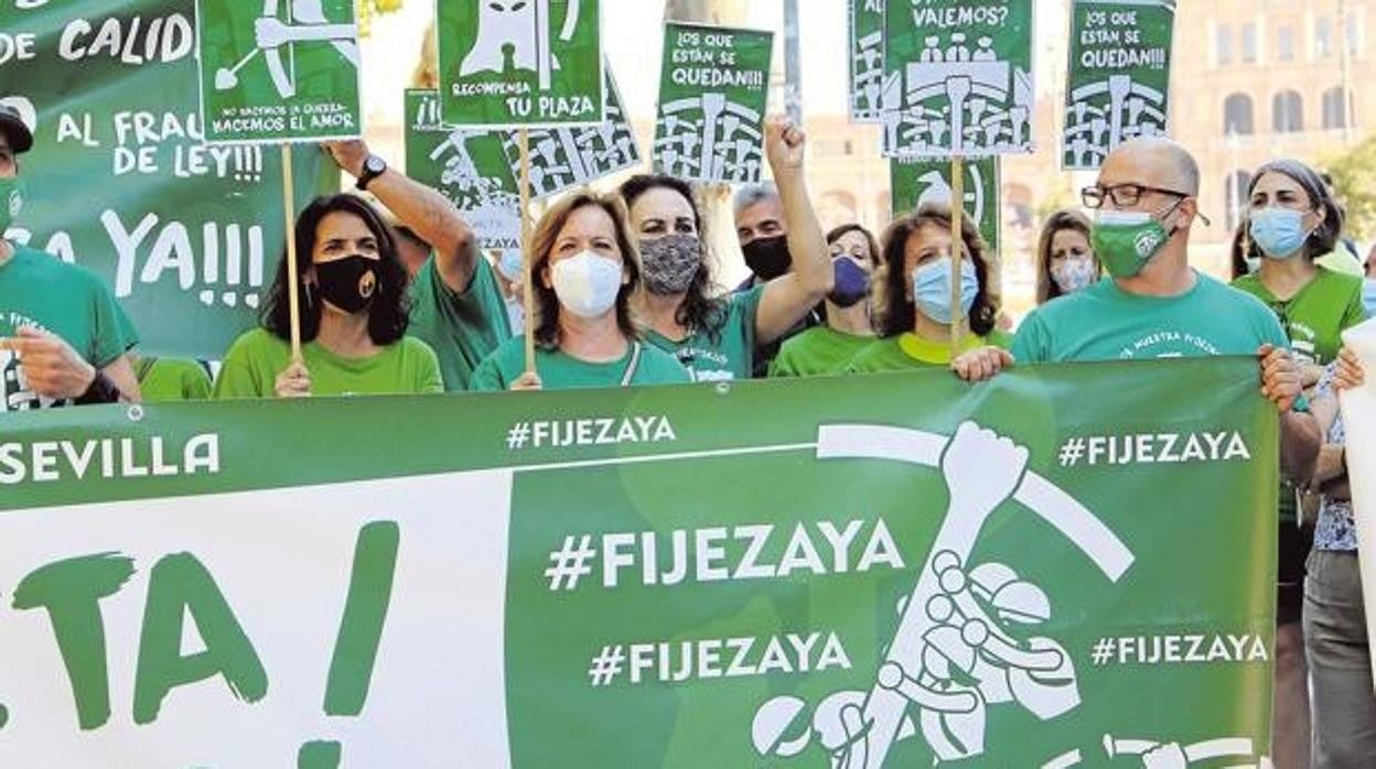 Manifestación de interinos en Sevilla