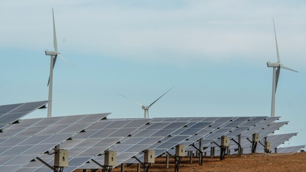 Fondos de inversión paralizan en Andalucía proyectos de fotovoltaicas por el alza del precio de los materiales