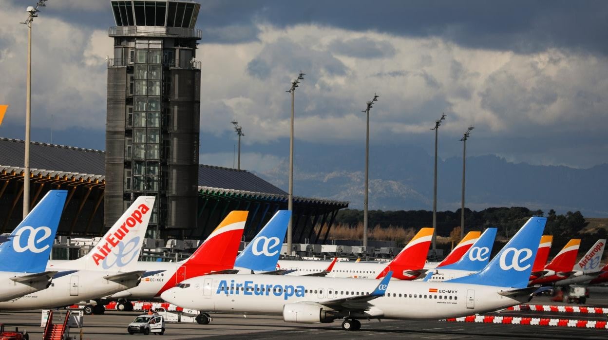 Aviones de Air Europa e Iberia en Barajas