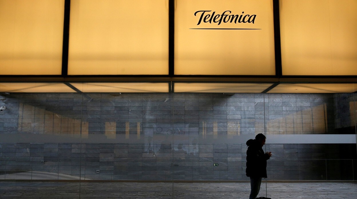 Telefónica refinancia su principal crédito sindicado y lo liga a objetivos de sostenibilidad
