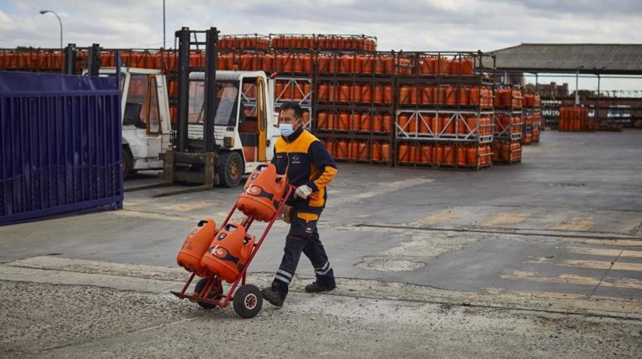 Almacén de Repsol de bombonas de butano y propano