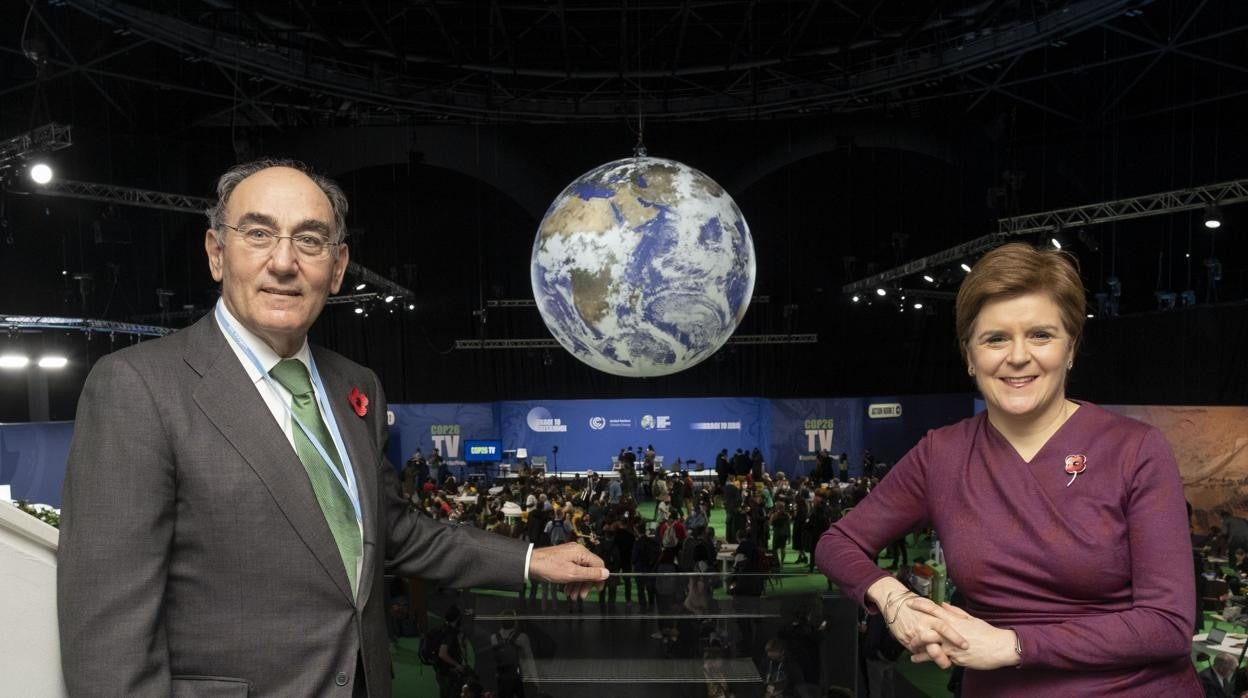 Galán y la primera ministra de Escocia, Nicola Sturgeon, en la reciente COP26