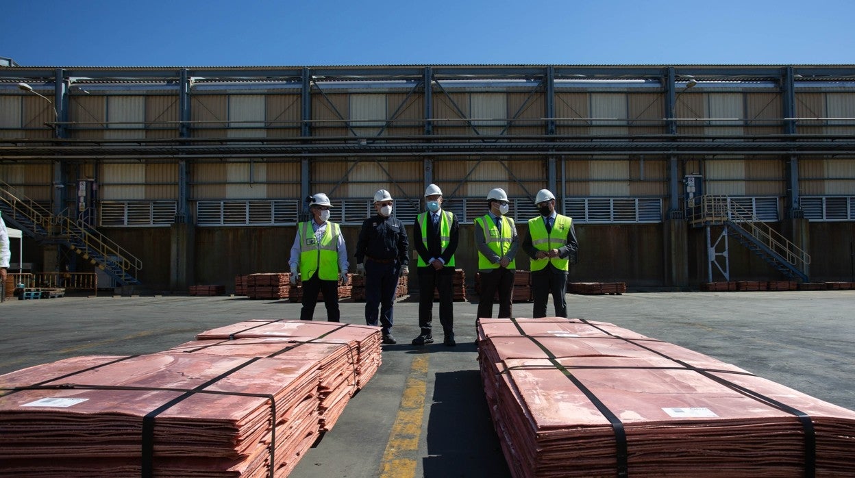 Planchas de cobre producidas en las instalaciones de Cobre Las Cruces, ubicadas en los municipios sevillanos de Gerena, Guillena y Salteras