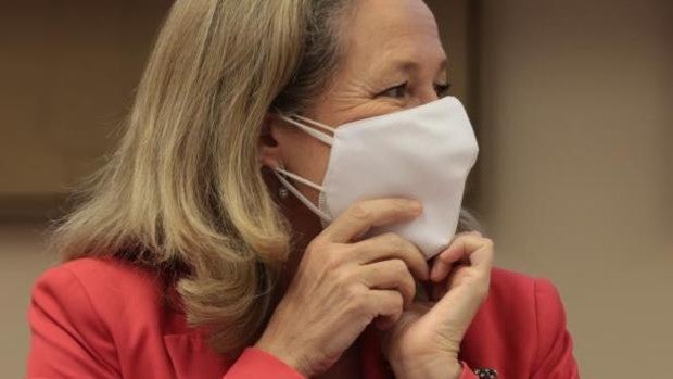 Bruselas mejora el crecimiento de España hasta un 5,6% este año, pero se queda lejos del optimismo del Gobierno