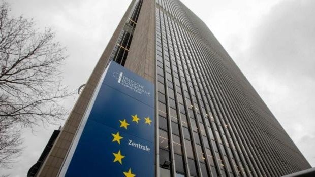 El Bundesbank mete cien millones de euros empapados por las inundaciones en la secadora