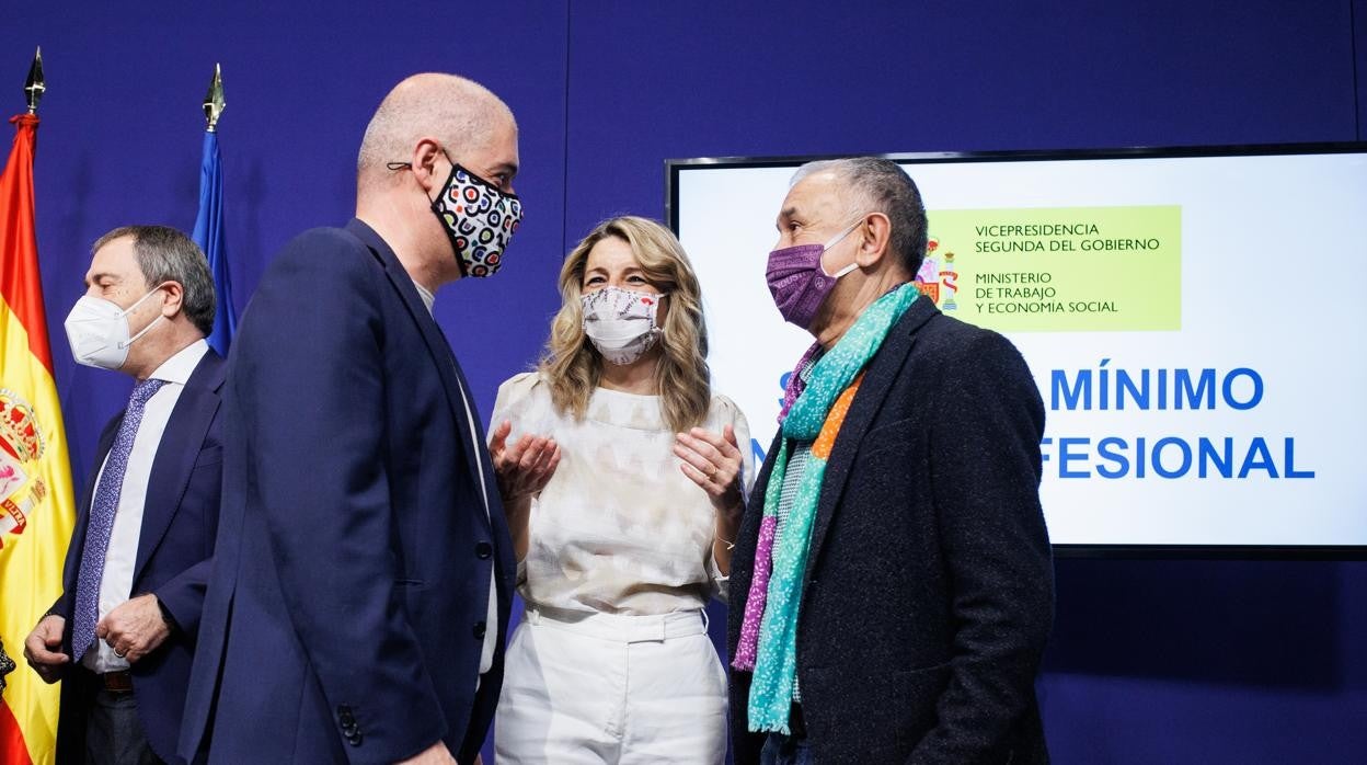 Yolanda Díaz, con los secretarios generales de los sindicatos
